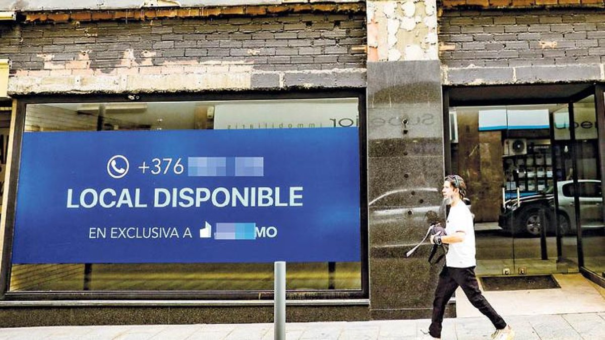 Un local comercial en lloguer al centre de la capital.