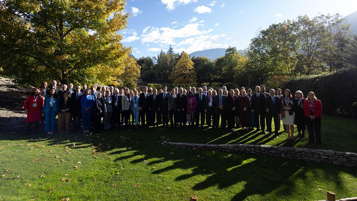 Els participants a la sessió inaugural.