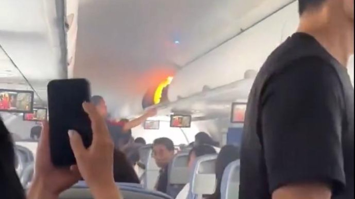 Incendi en un avió.