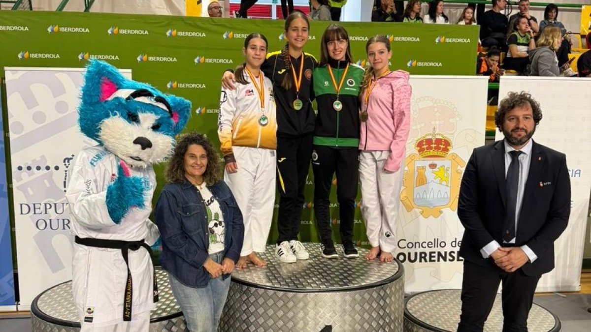 Inés Chevalier amb la medalla de bronze, aquest cap de setmana a Ourense