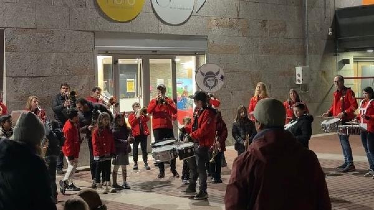 Castanyada popular a Canillo.