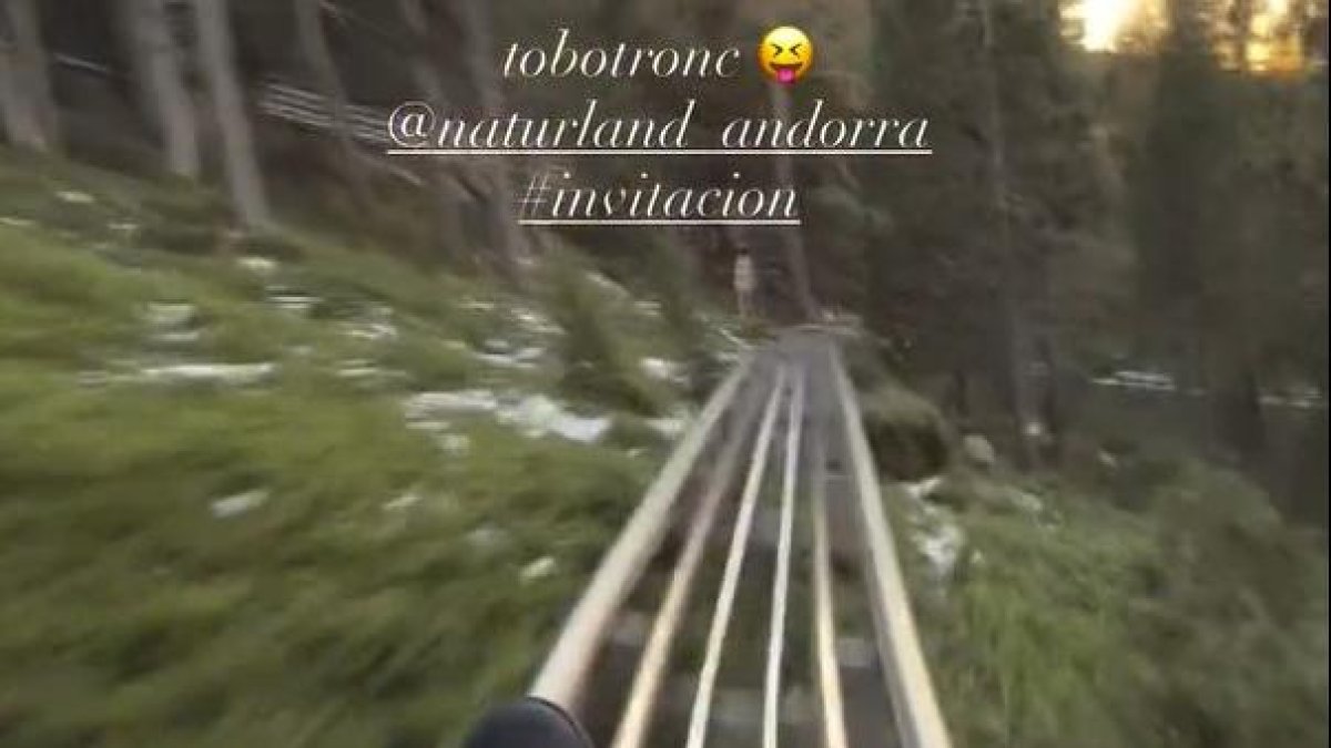 Aitana al tobotronc.