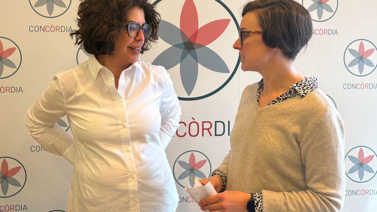Sílvia Mosquera i Núria Segués, copresidentes de Concòrdia en l'acte celebrat avui a la seu del partit.