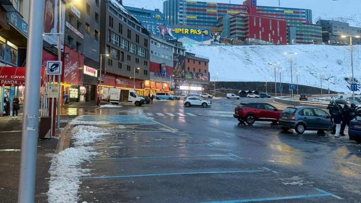 El principal pàrquing del Pas buit, ahir.