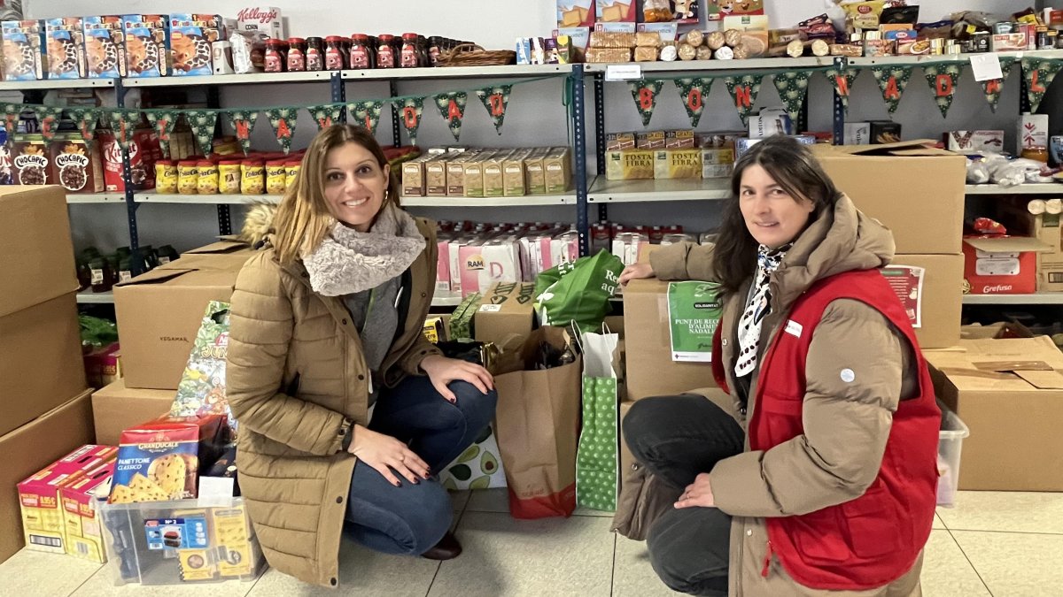 Blanca Lapuente, representant de Connectand i Carine Lecrec de la Creu Roja Andorrana.