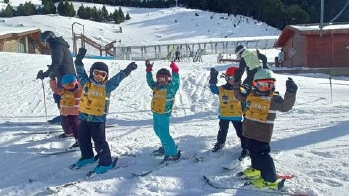 Infants durant el Lúdic Canillo.