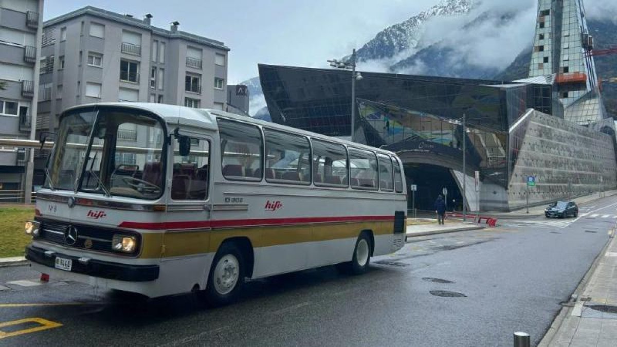 L'autobús històric recuperat per Hife.