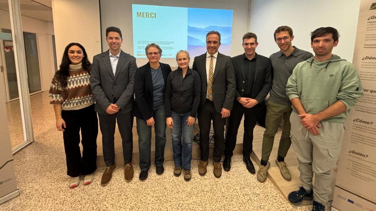 El secretari d'Estat de Juventut i Esports, Alain Cabanes, juntament amb Kevin Poulet i altres representants de diverses entitats esportives, a la presentació del Presapter.