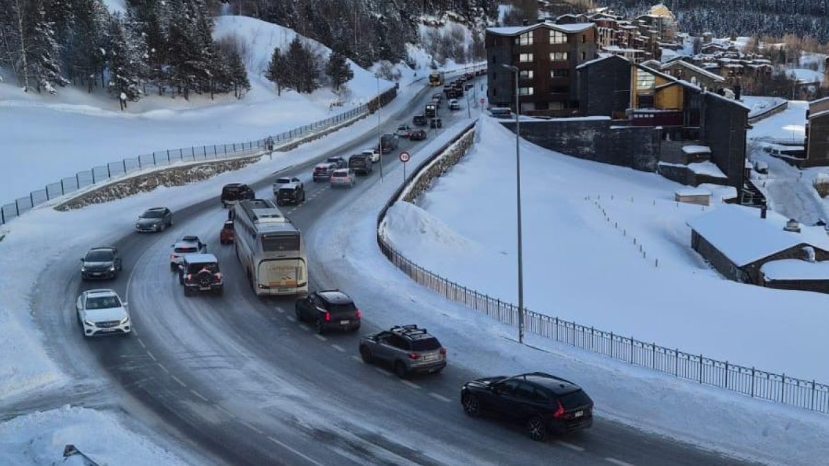 Un tram de la xarxa viària a la Vall d'Incles avui.