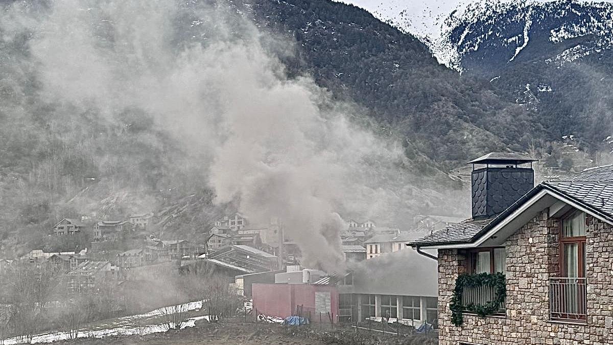 Desplaçament dels serveis d’emergència per la presència de fum al Centre de Tecnificació d’Ordino.