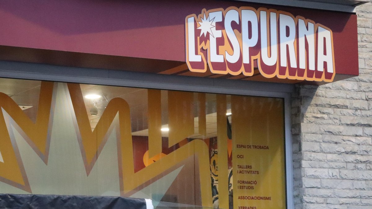 Un dels nous grafismes del local.