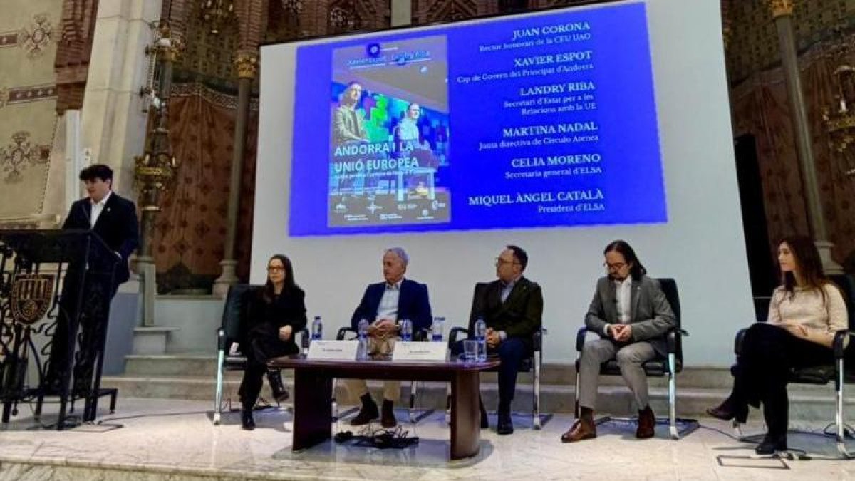 El cap de Govern, Xavier Espot, al col·loqui a la Universitat Abat Oliba de Barcelona.