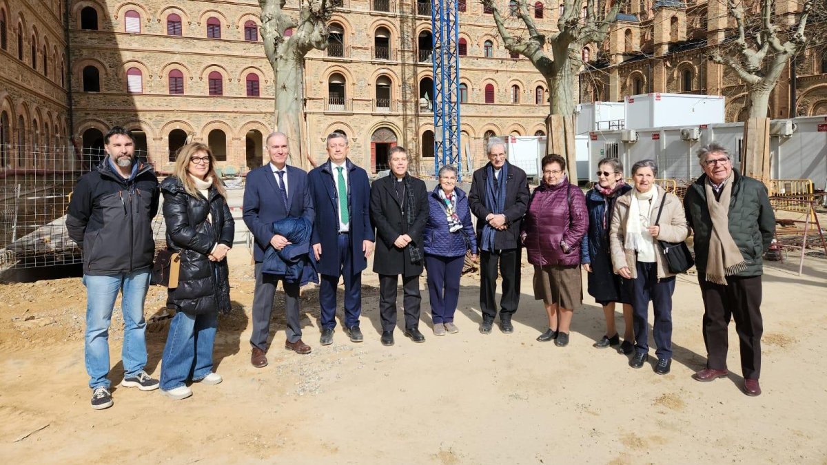 El dia 20 de febrer va tenir lloc una visita a les obres del futur 'Centre de Salut Mental Sant Lluís'.