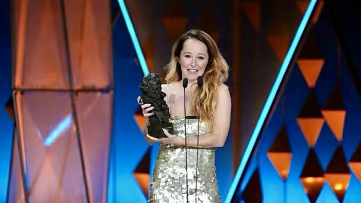 Laia Ateca durant la recollida del premi.