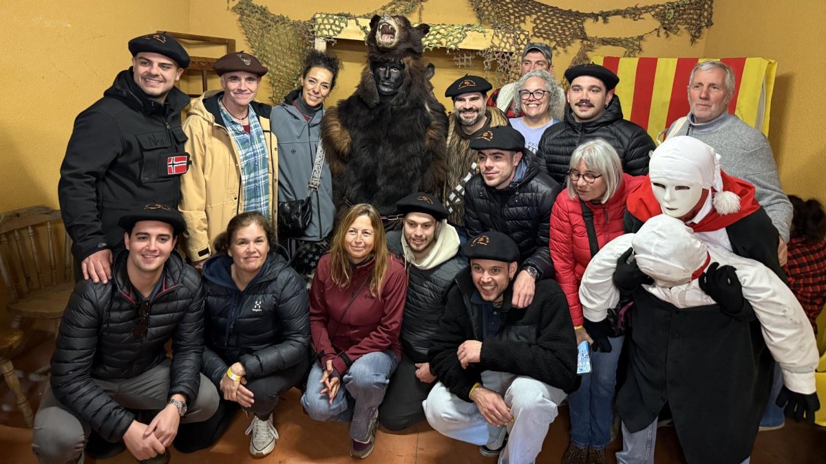 Els membres de l'Associació de Cultura popular d'Ordino