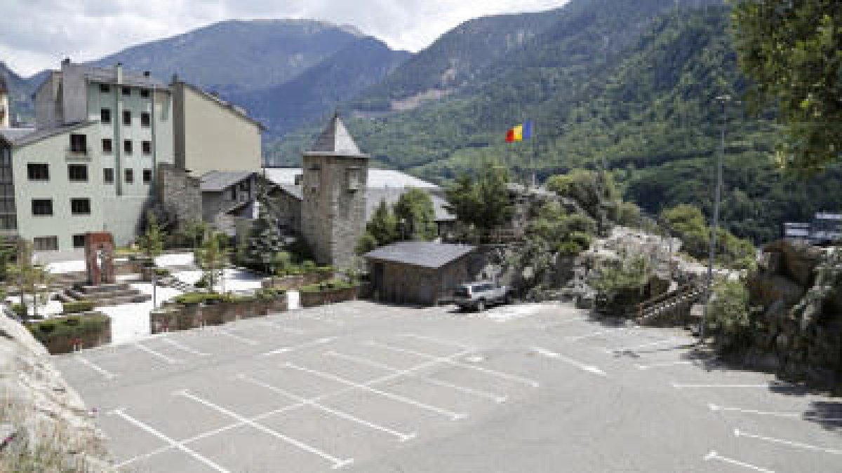 Negociació per obrir al públic el pàrquing de Casa de la Vall