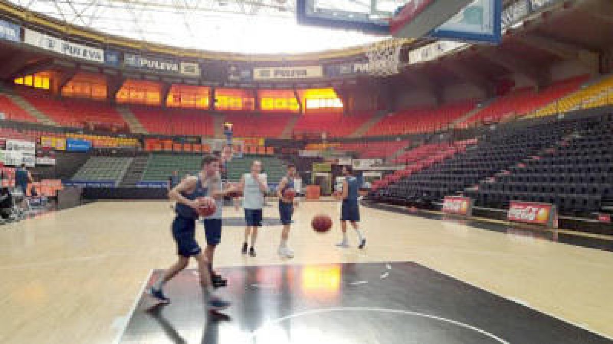 València abaixa el teló