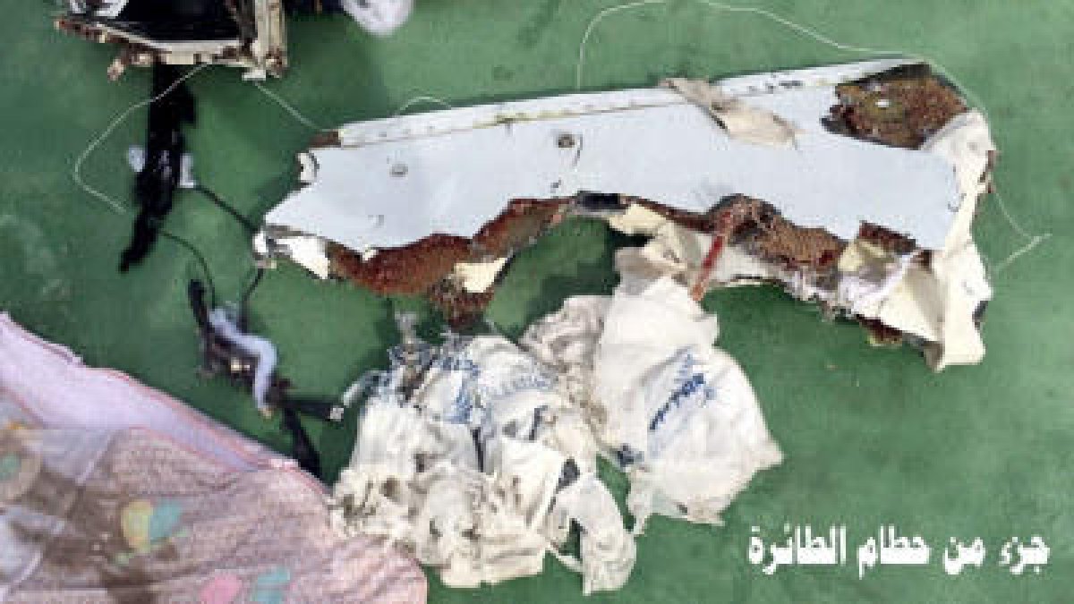 Els sensors de l'avió d'EgyptAir van detectar fum abans del sinistre