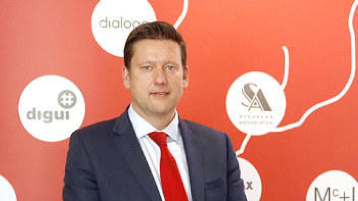 “Esteu vivint no una època de canvis, sinó un canvi d'època”