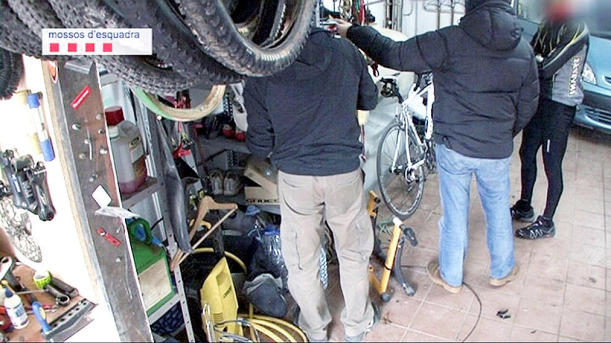 L'advocat dels acusats del cas de dopatge esquitxa més farmàcies