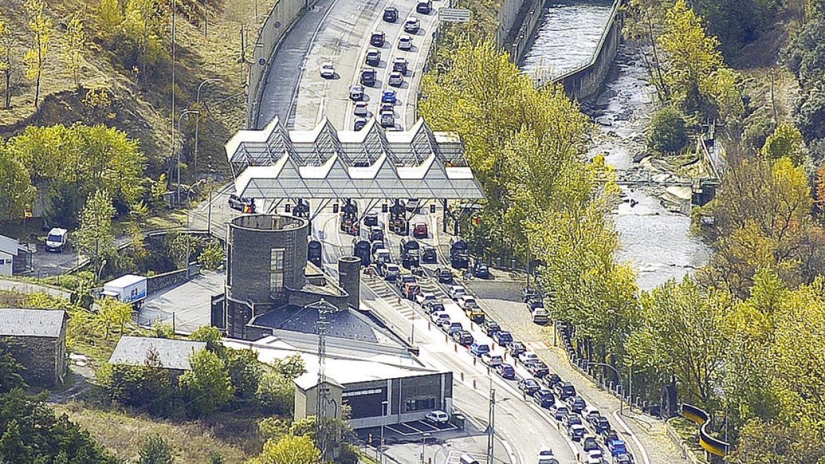 El comerç reclama més facilitats per vendre per Internet