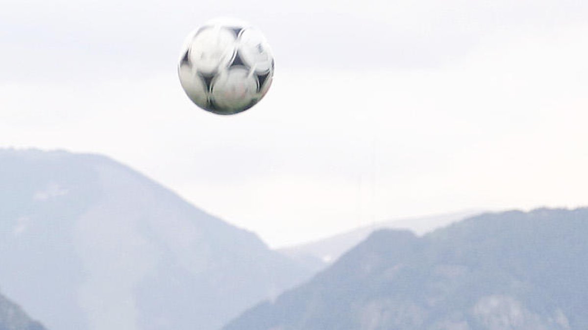Capdevila diu que arriba al país per la passió pel futbol