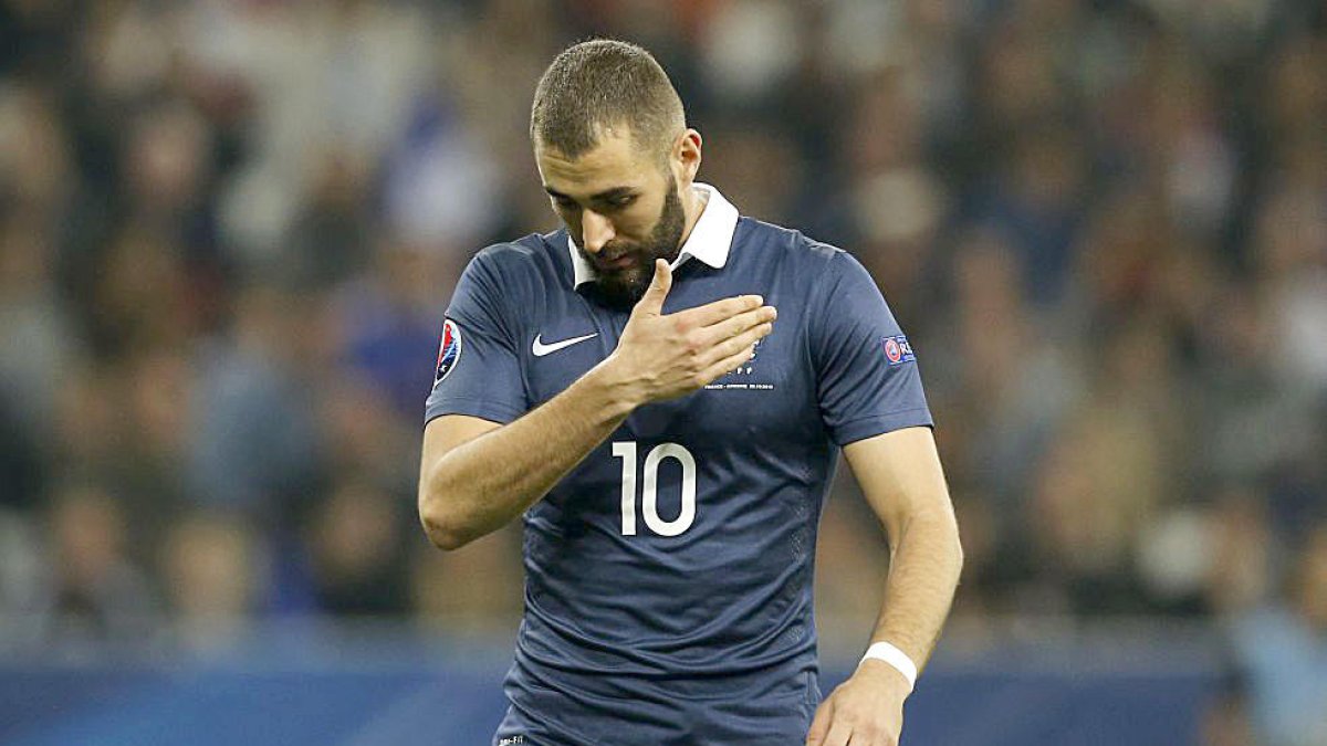 Deschamps manté Benzema fora de la selecció francesa