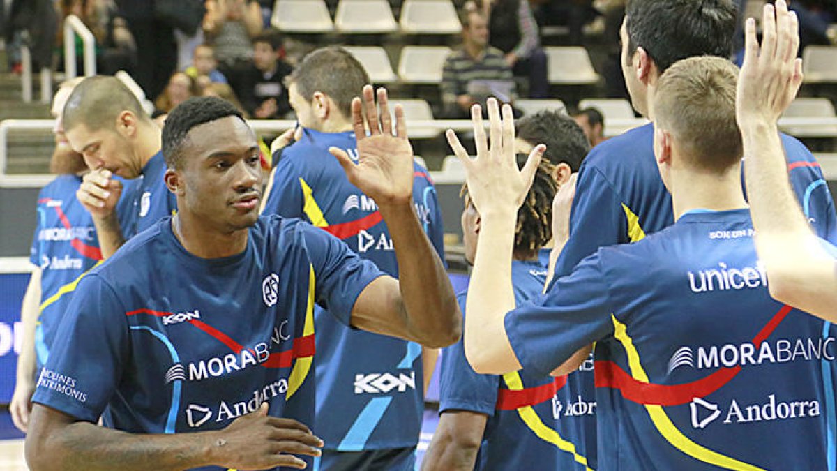 Antetokounmpo accepta que ha de millorar “en tot”