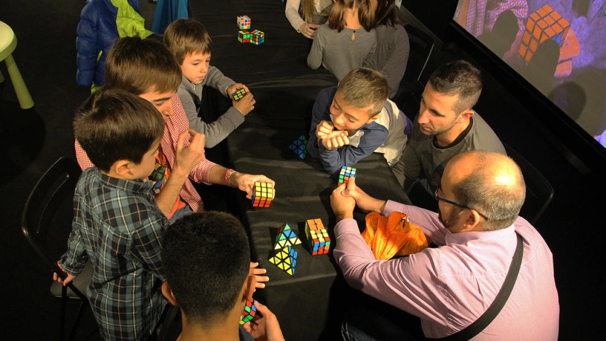 El campionat de cub de rubik espera arribar a 75 usuaris