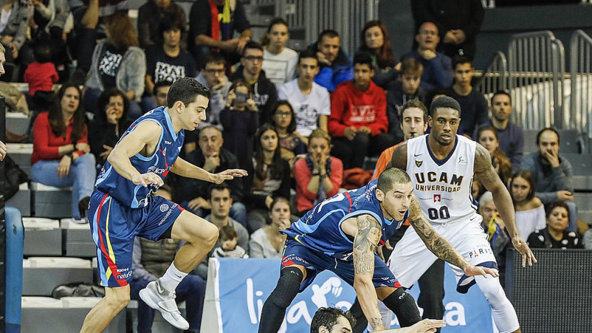 El MoraBanc fa del Poliesportiu un fortí