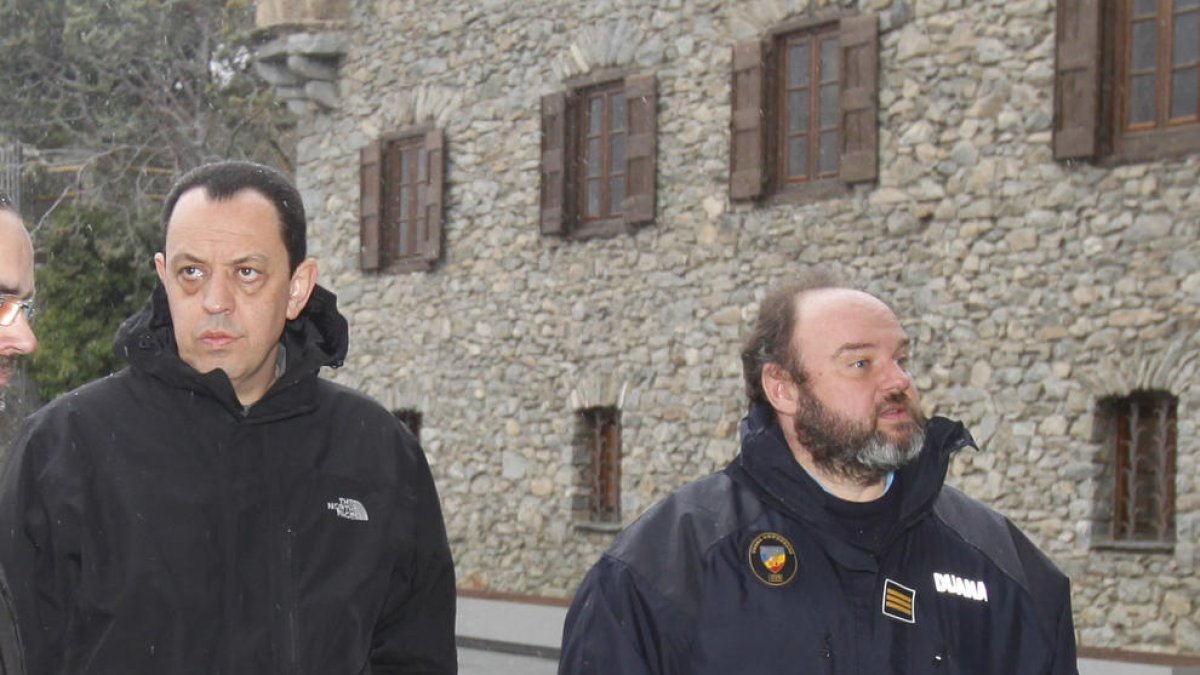 Els sindicats diuen que Alcobé ha dimitit “amb la cua entre les cames”