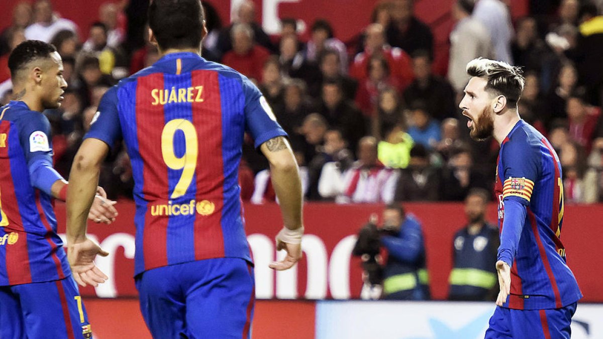El Barça remunta a Sevilla i segueix el ritme del Reial Madrid