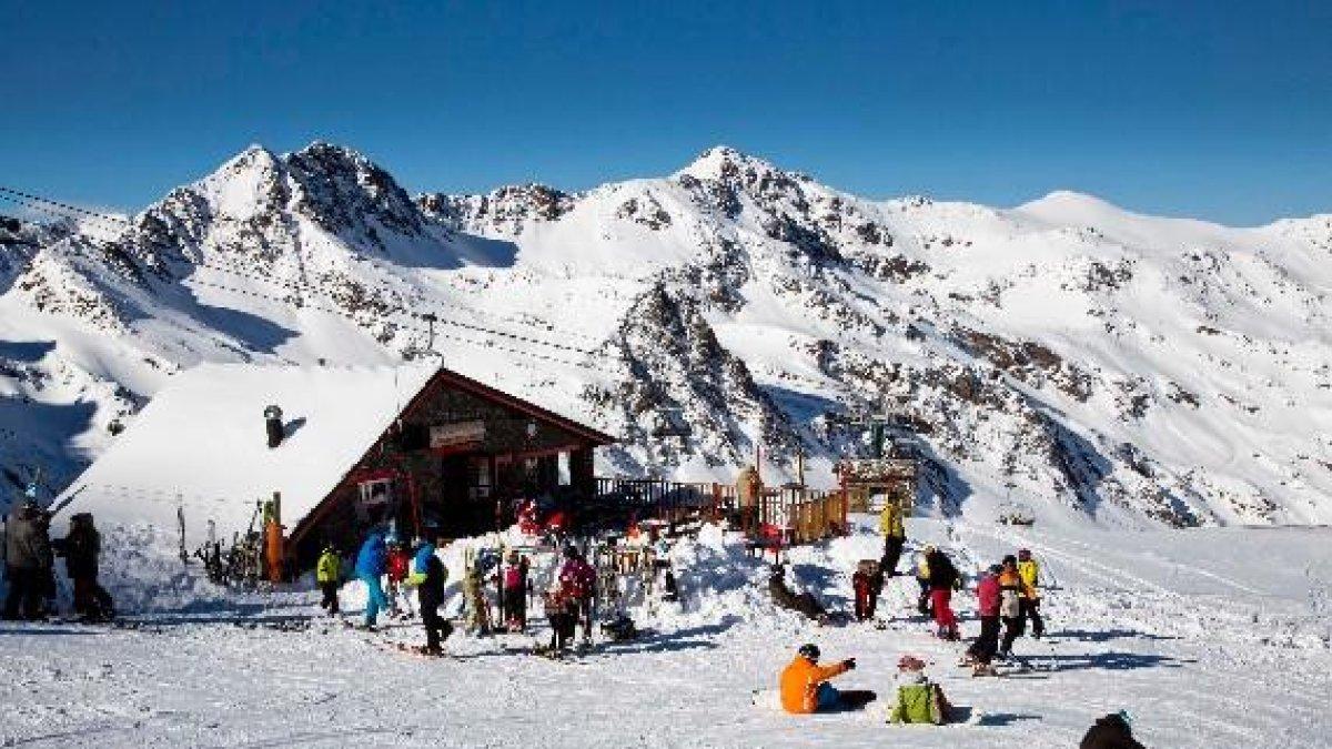 Arcalís recupera l'explotació de tots els restaurants de l'estació
