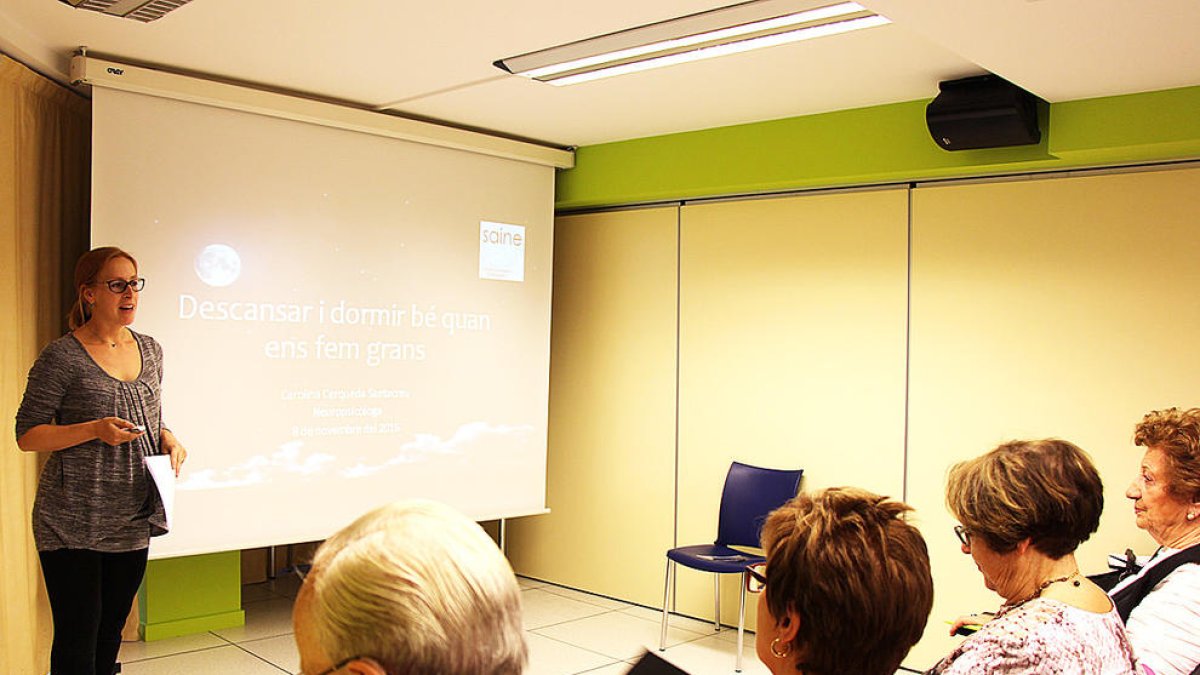 Una neuropsicòloga marca pautes perquè la gent gran millori la qualitat de la son