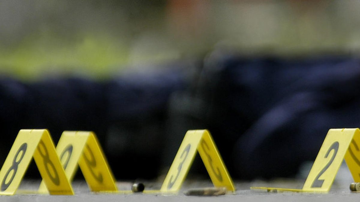 El sospitós de la mort de cinc policies a Texas va deixar l'exèrcit acusat d'abús sexual
