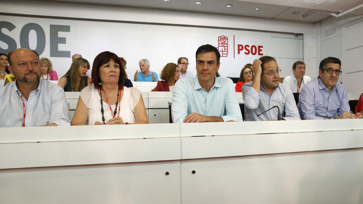 Sánchez garanteix que el PSOE farà oposició i que dirà 'no' a Rajoy