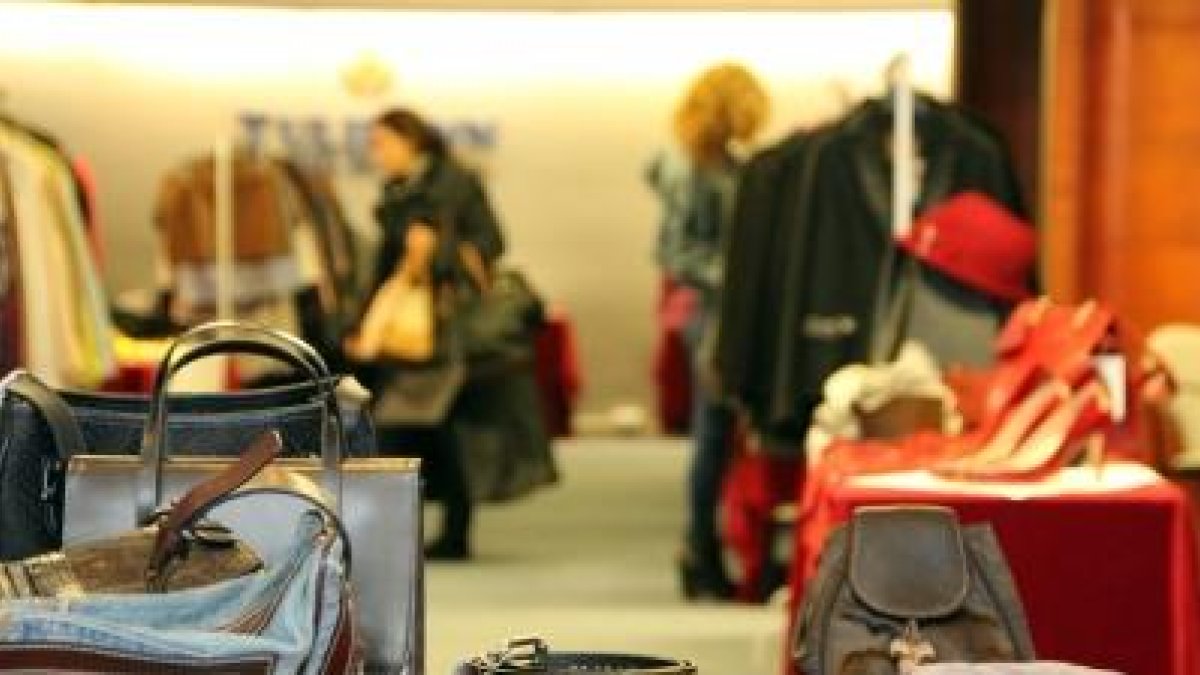 La primera edició dels Encants 'vintage' recapta prop de 14.000 euros per a Unicef