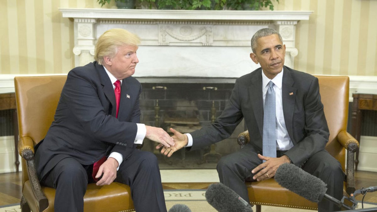 Obama i Trump inicien el traspàs de poders oferint imatge d'unitat
