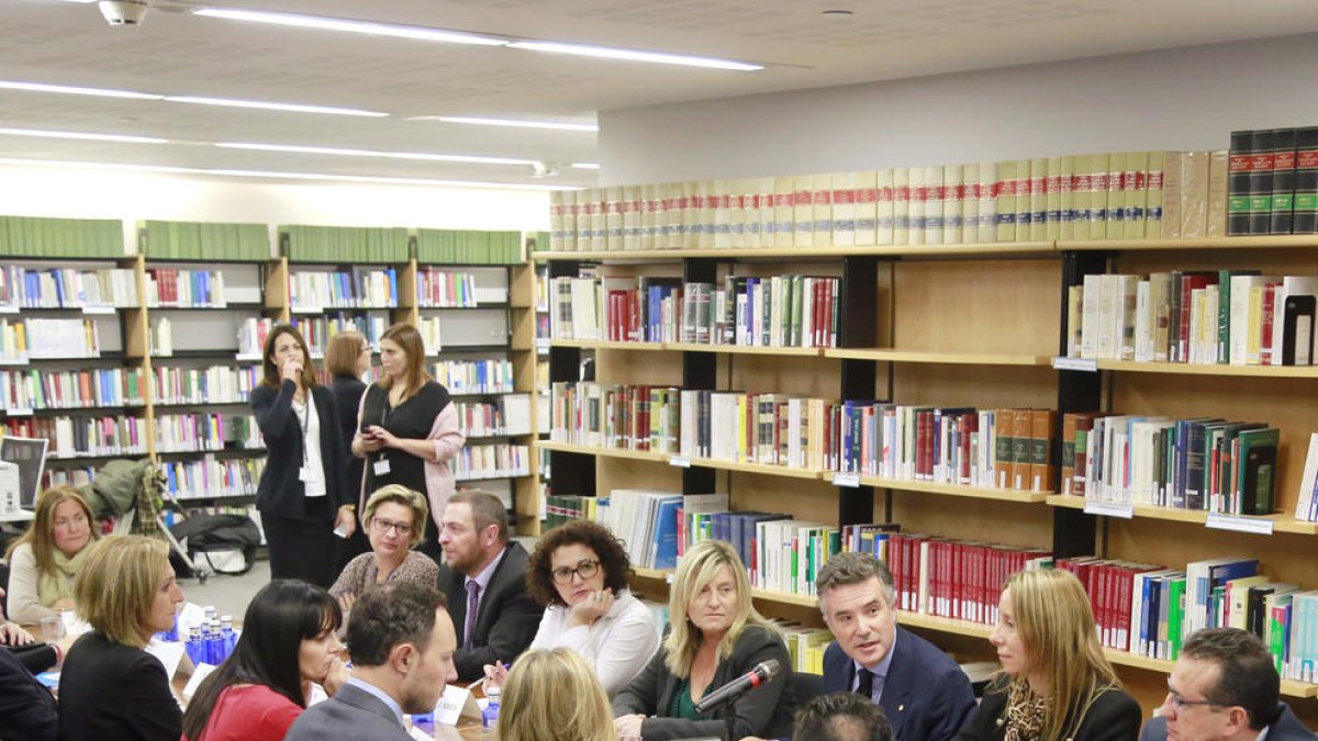 Les entitats fan les seves aportacions al Govern sobre la futura llei d'igualtat