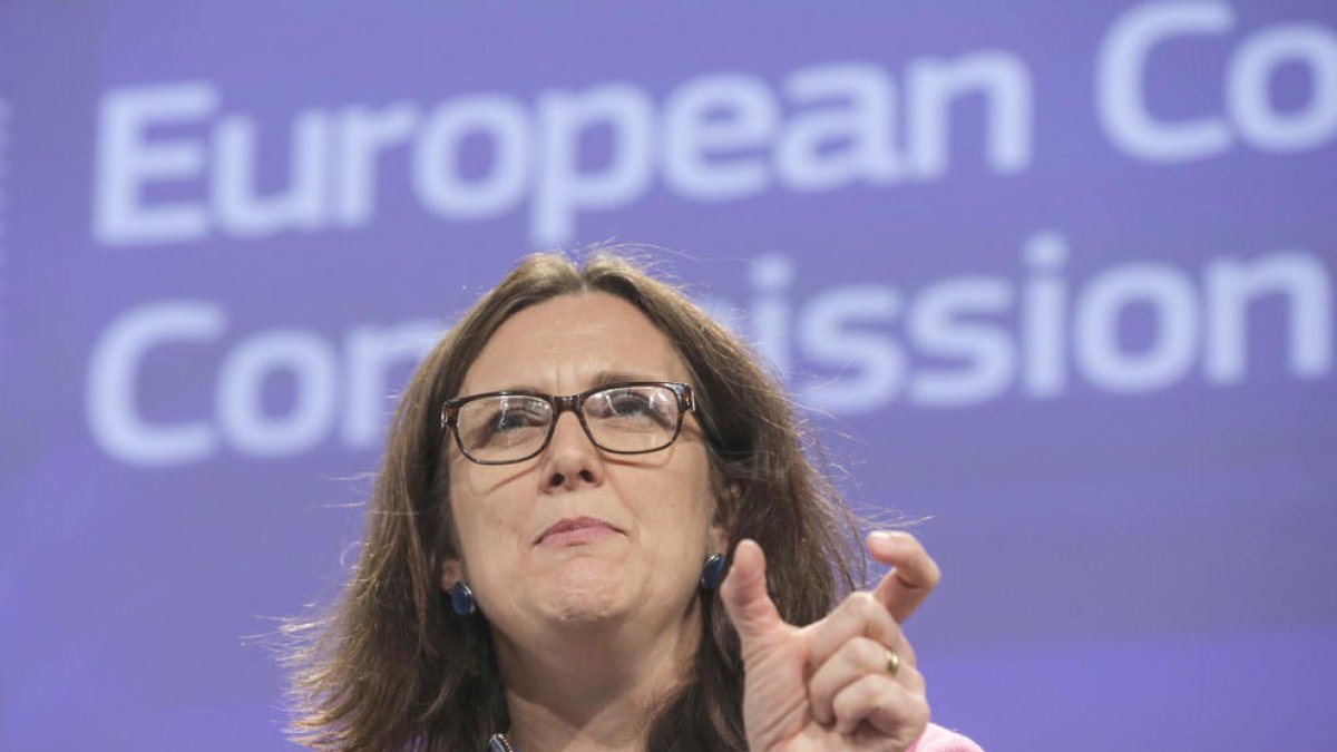 La UE aparca l'acord de lliure comerç en espera de les mesures de Trump