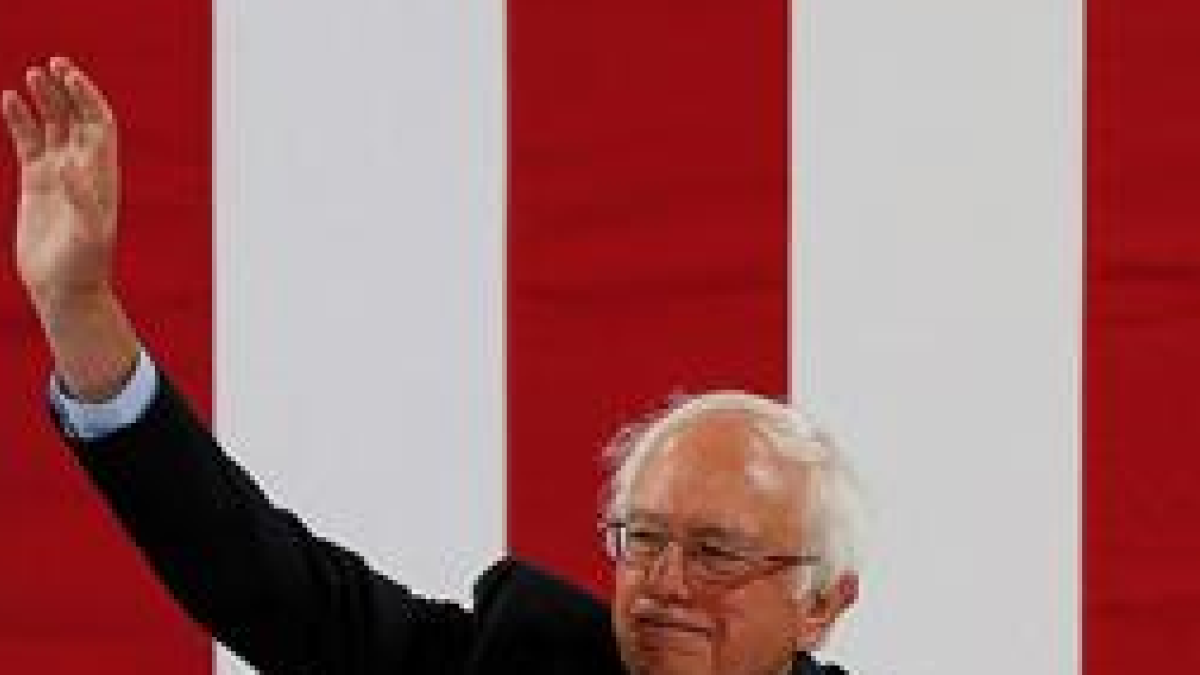 Sanders dóna suport a Clinton com a candidata