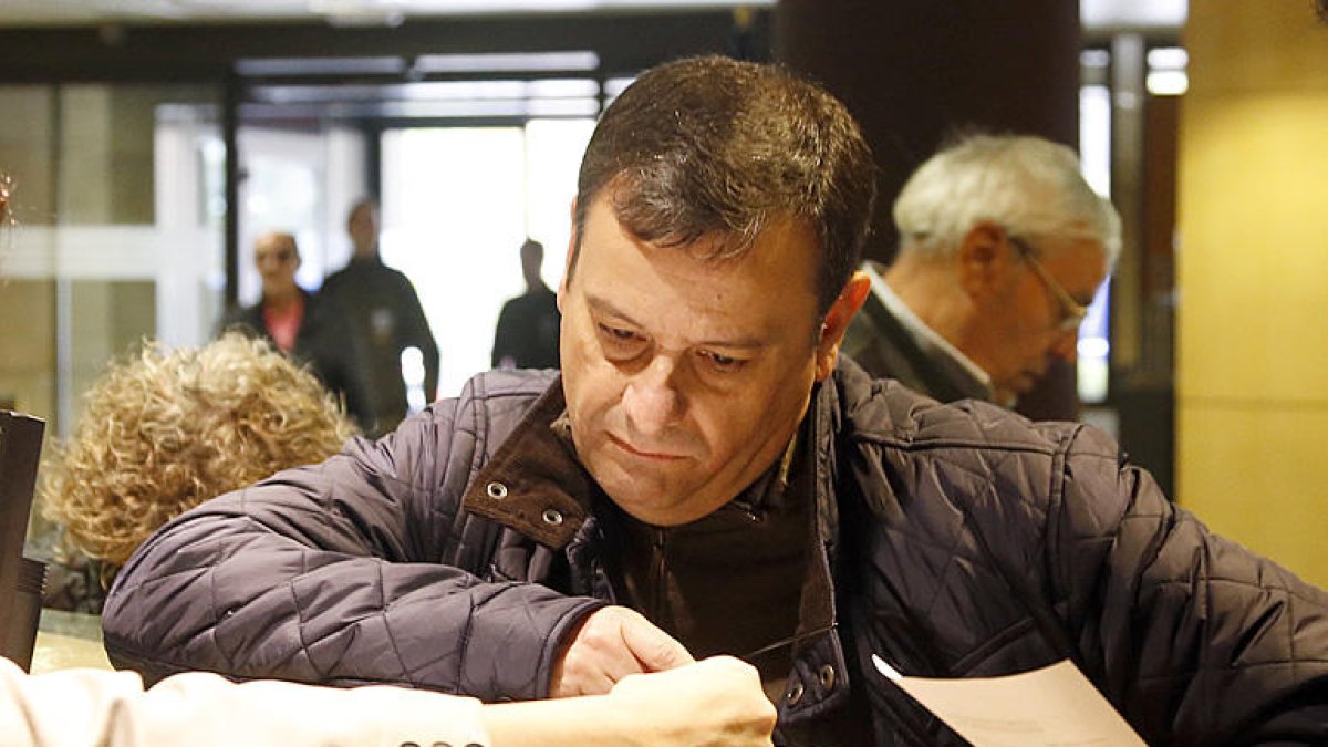 Prieto confia en un “canvi de tarannà” del substitut d'Alcobé