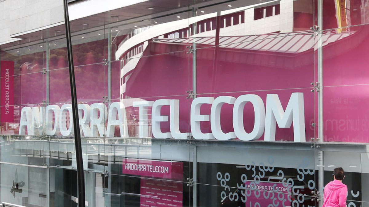 Andorra Telecom preveu finalitzar el 2017 amb un 36% menys de beneficis
