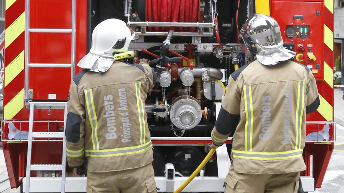 La mala combustió de la caldera d'un hotel causa quatre intoxicats per fum