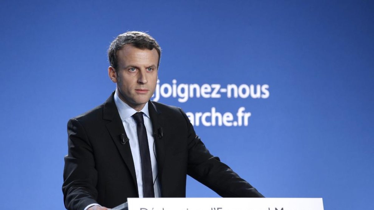 Emmanuel Macron formalitza la candidatura a les presidencials