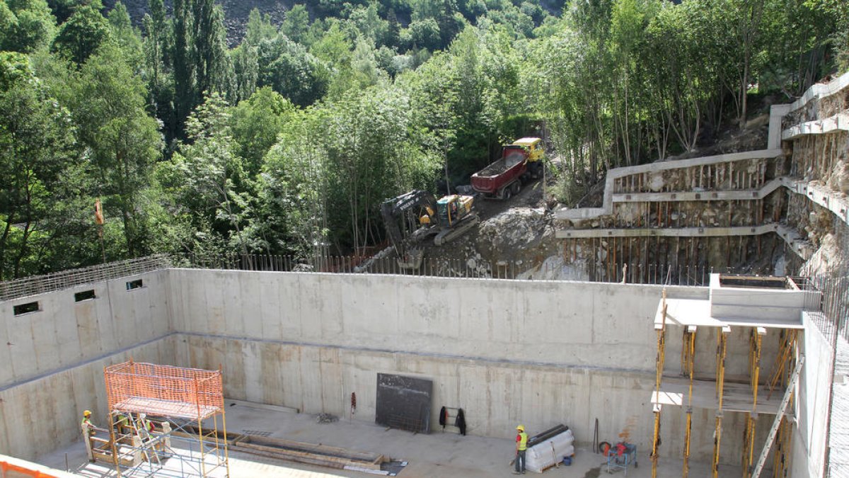 Escaldes torna a quedar-se sense aigua per la terbolesa