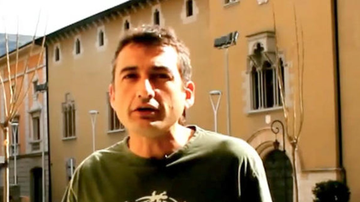 “Practicar el nudisme ajuda a millorar l'autoestima”