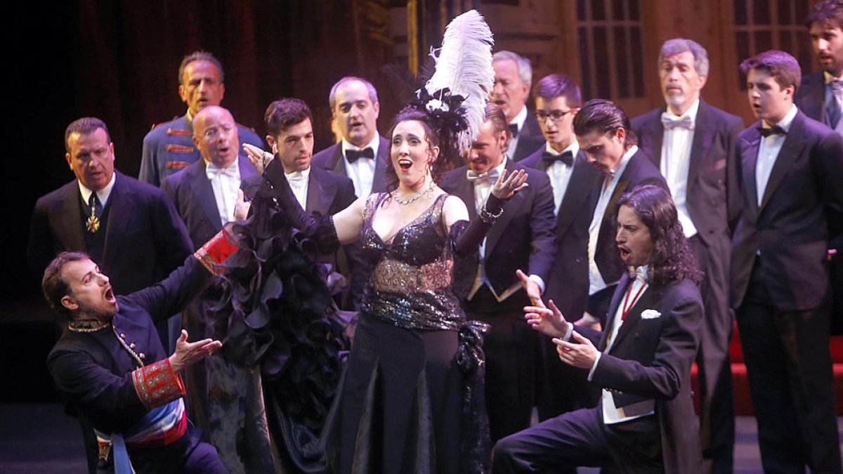 'La vídua alegre' entusiasma el públic assistent a l'auditori claror