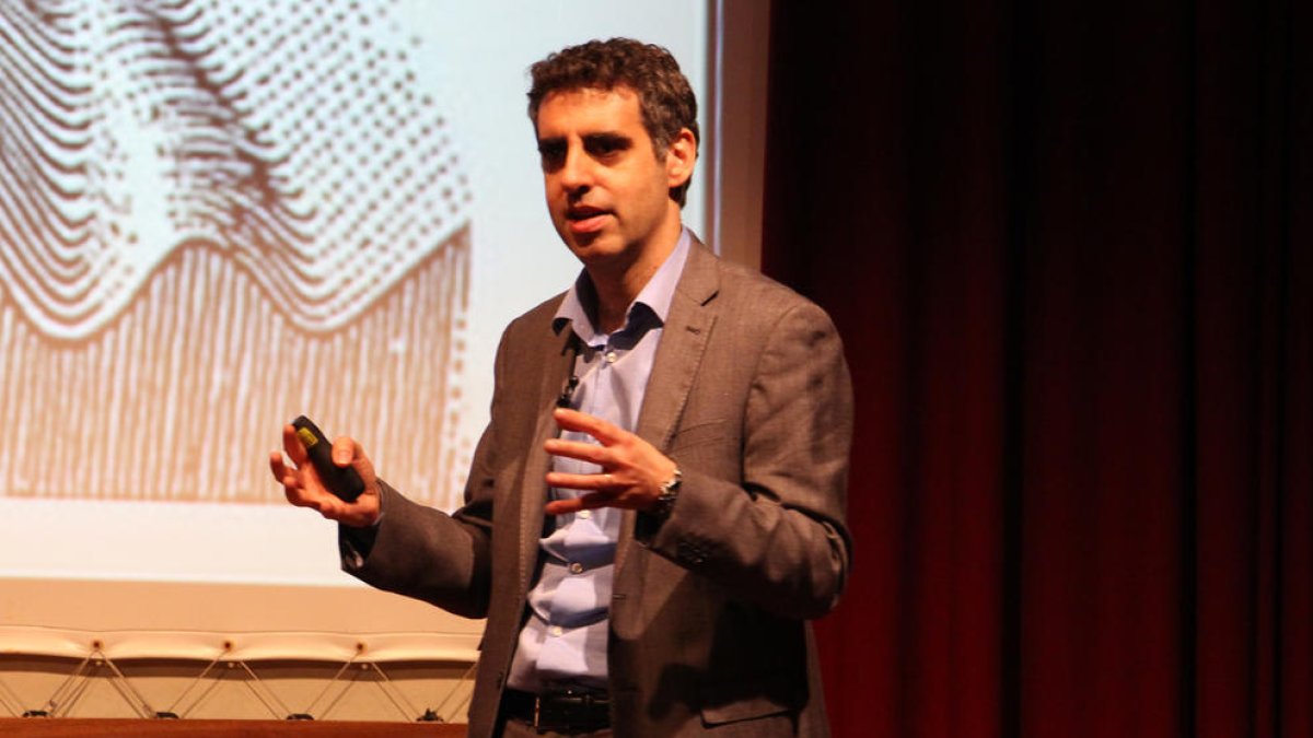 Un expert mèdic explica la genètica del càncer de mama