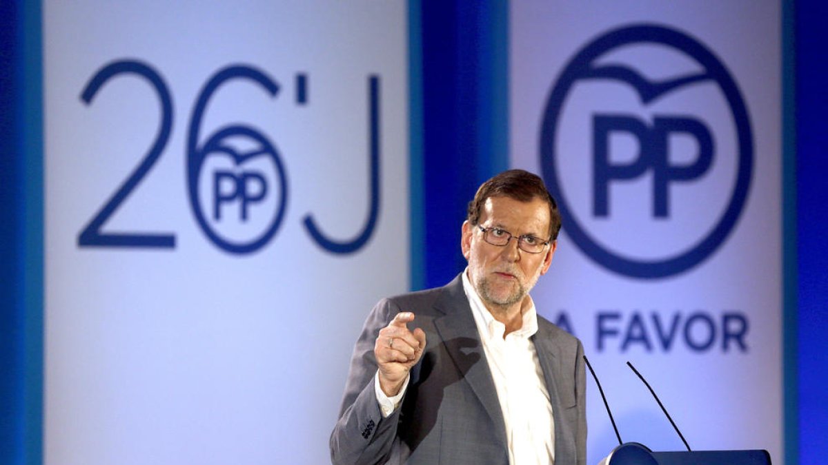Rajoy diu que Madrid ha estat més lleial amb el govern català que la CUP